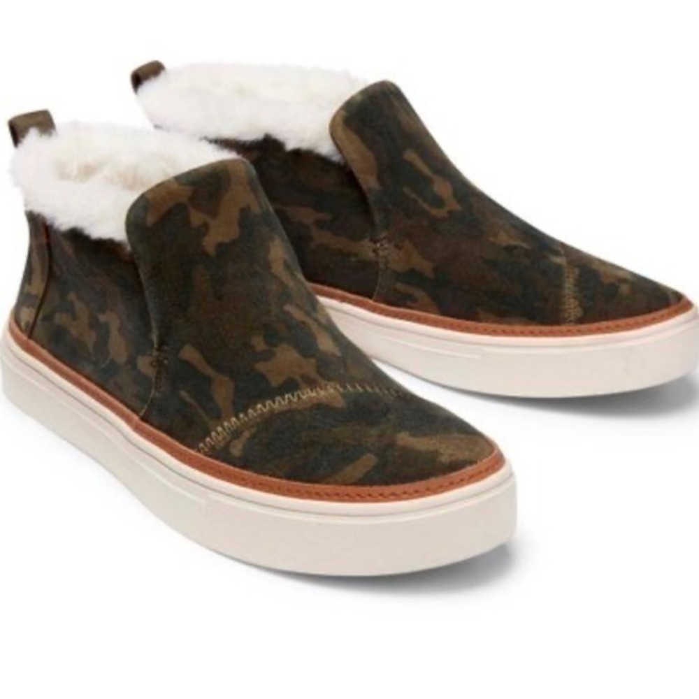Toms Camouflage Fur lined Ankle slip on sneakers size 8